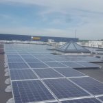 photo de l'étanchéité et des panneaux solaire sur le toit des bureaux de Mignière